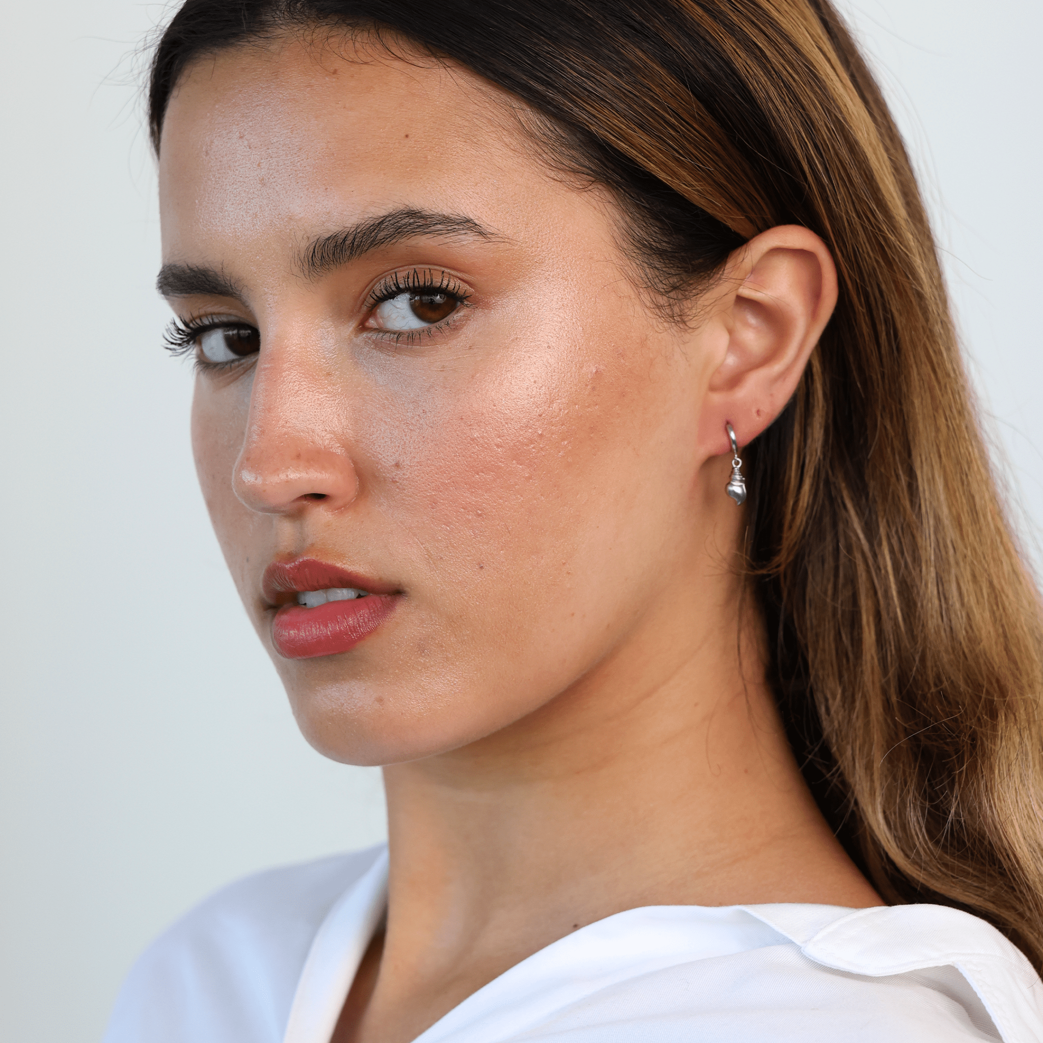 Conch Shell Dangle Huggies - Gemlet