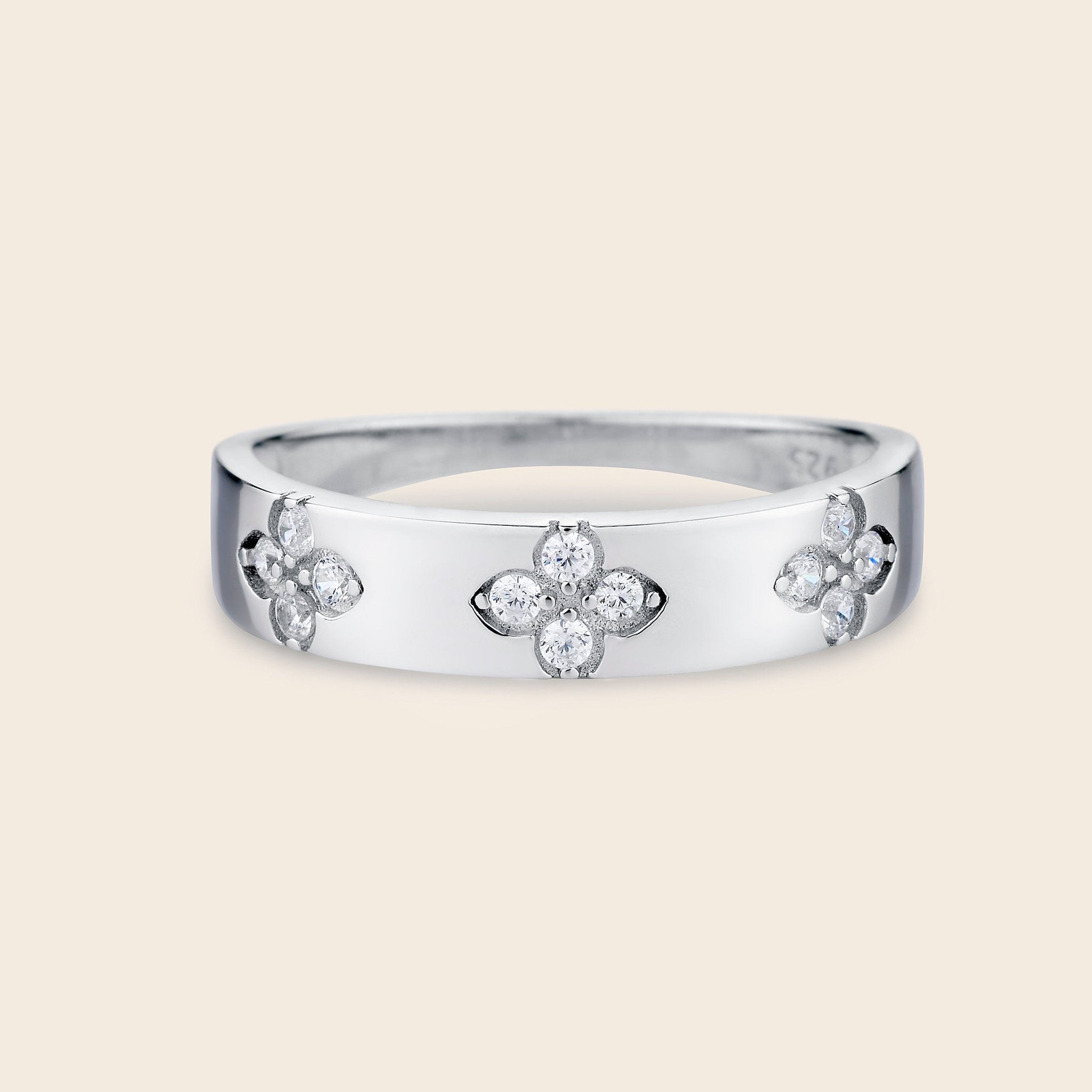 Diamond Clover Band Ring - Gemlet