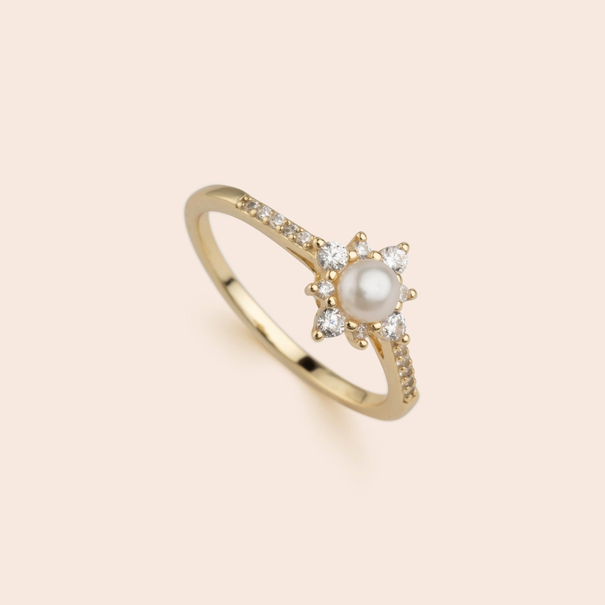 Pearl Flower Ring - Gemlet