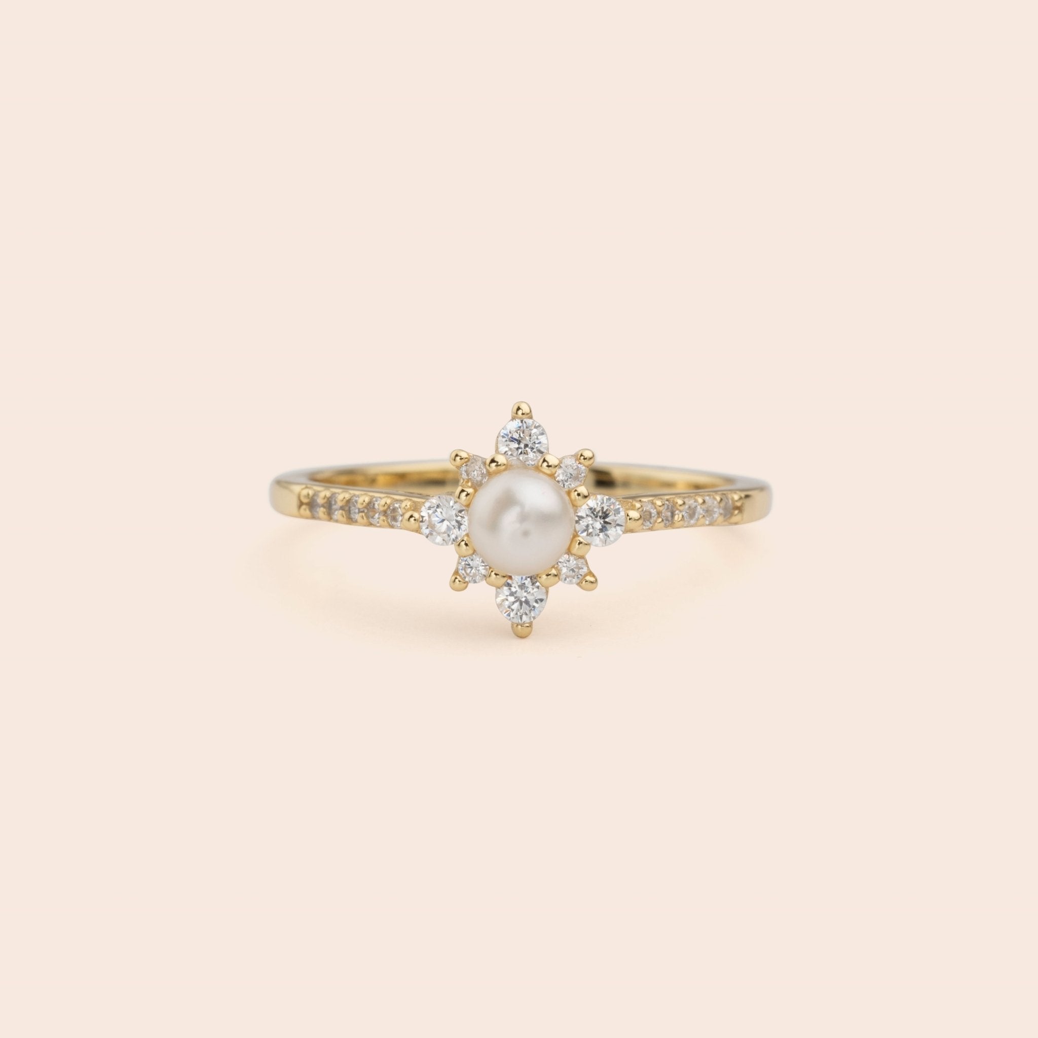 Pearl Flower Ring - Gemlet