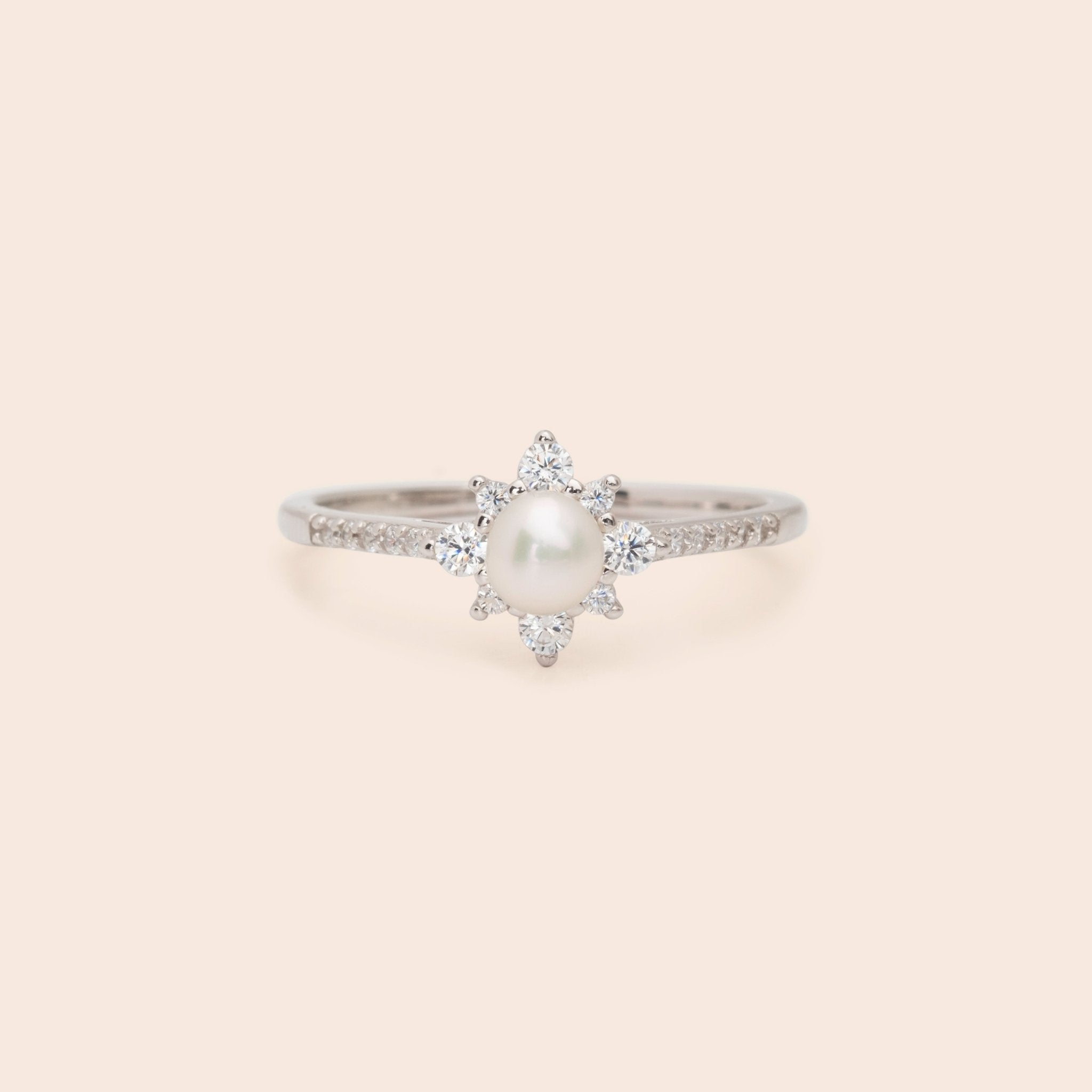 Pearl Flower Ring - Gemlet