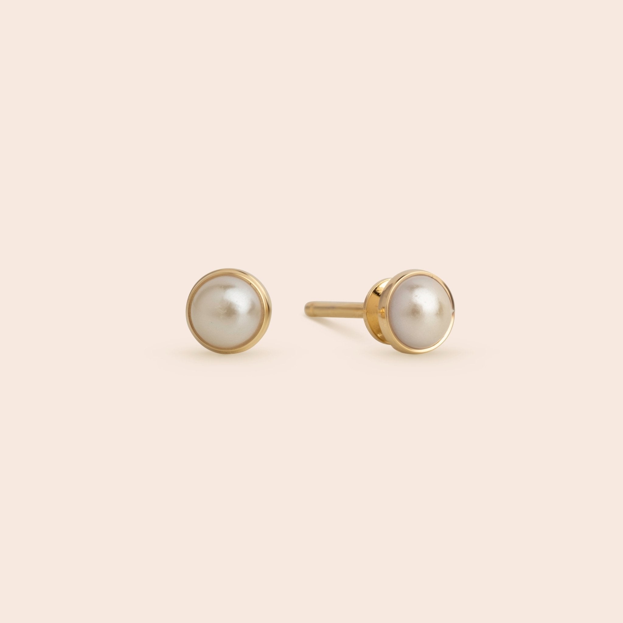 Pearl Studs - Gemlet