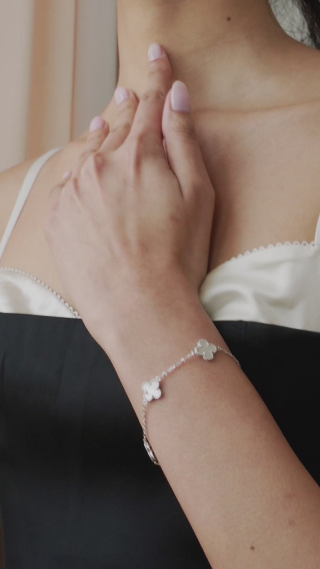 White 5 Clover Chain Bracelet