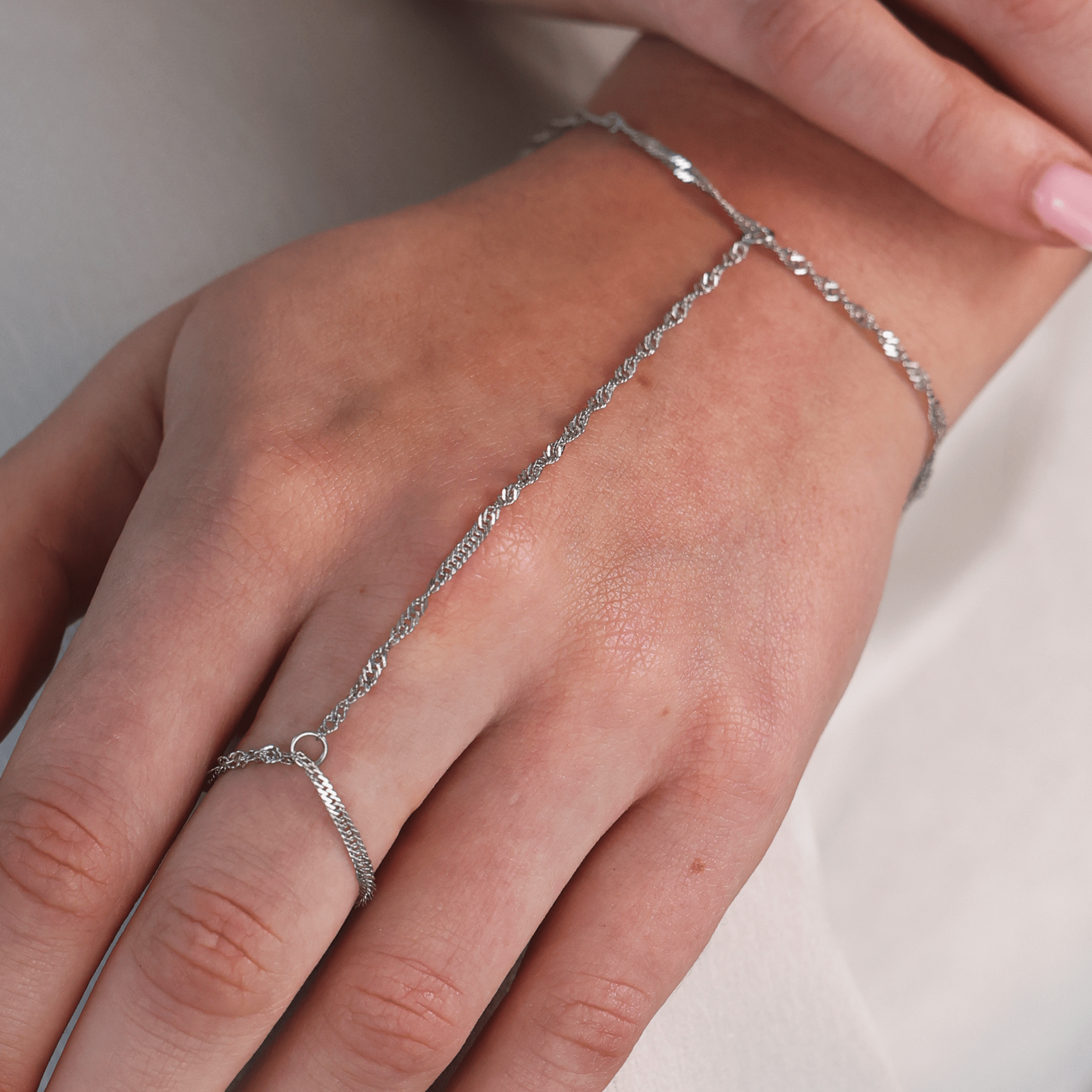 Rope Twist Hand Chain - Gemlet