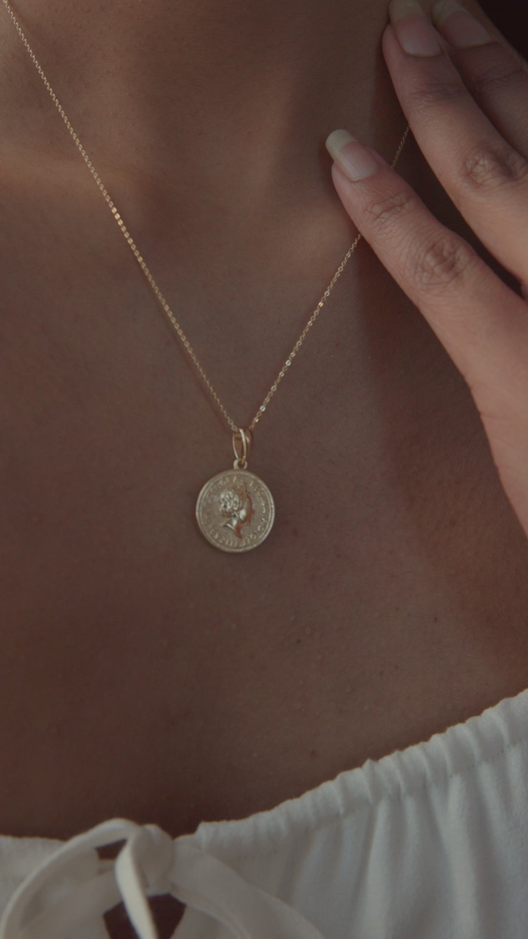 Queen Medallion Pendant Necklace