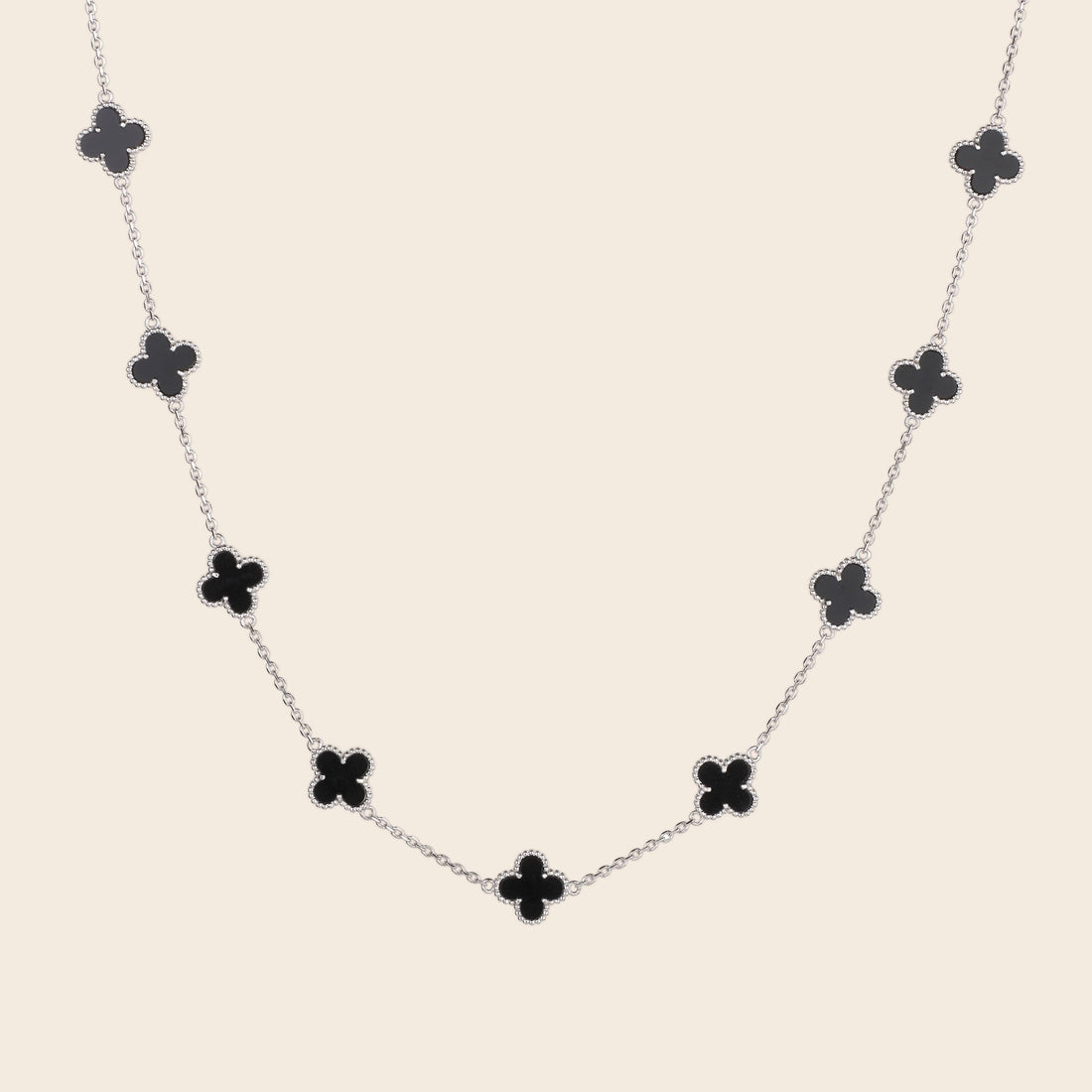 Black Clover Necklace - Gemlet