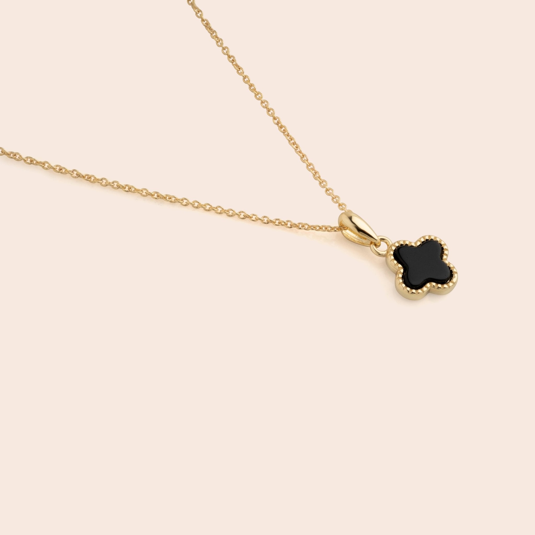 Black Clover Necklace - Gemlet