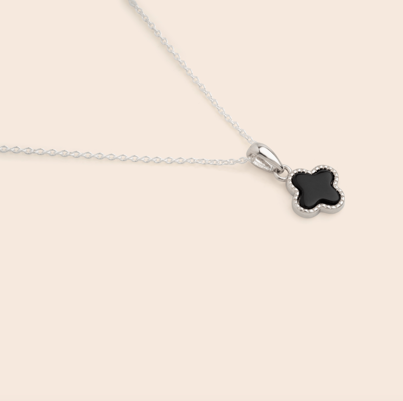 Black Clover Necklace - Gemlet