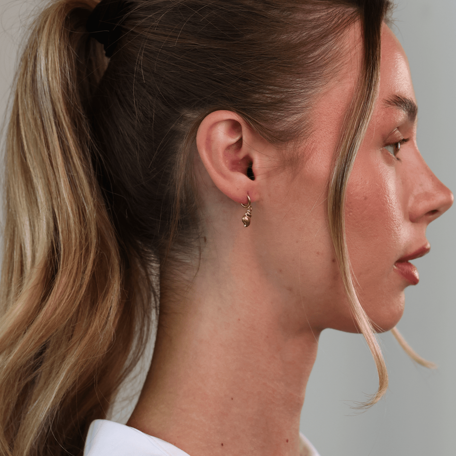 Conch Shell Dangle Huggies - Gemlet