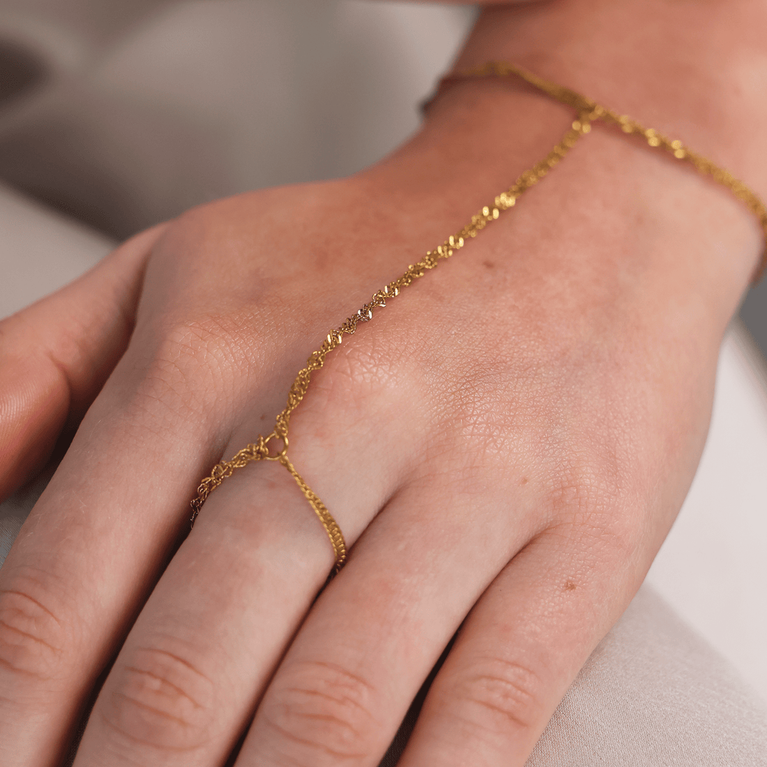 Rope Twist Hand Chain - Gemlet