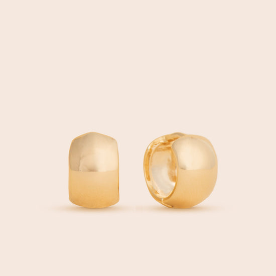 Load image into Gallery viewer, Chunky Clicker Huggie Earrings - Gemlet

