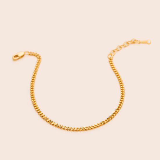 Load image into Gallery viewer, Dainty Curb Chain Bracelet - Gemlet
