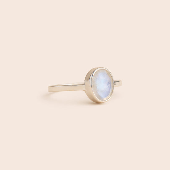 Load image into Gallery viewer, Moonstone Large Oval Sterling Silver Ring - Gemlet
