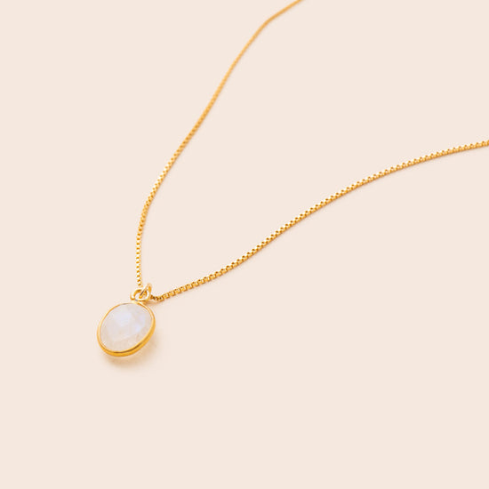 Rainbow Moonstone Oval Necklace - Gemlet