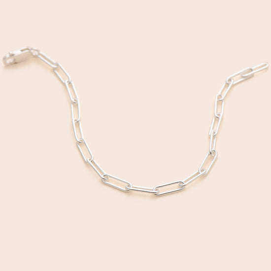 Load image into Gallery viewer, Silver Paper Clip Chain Bracelet - Gemlet
